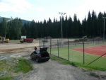 Neuer beleuchteter Fuballplatz - Wiederaufbau